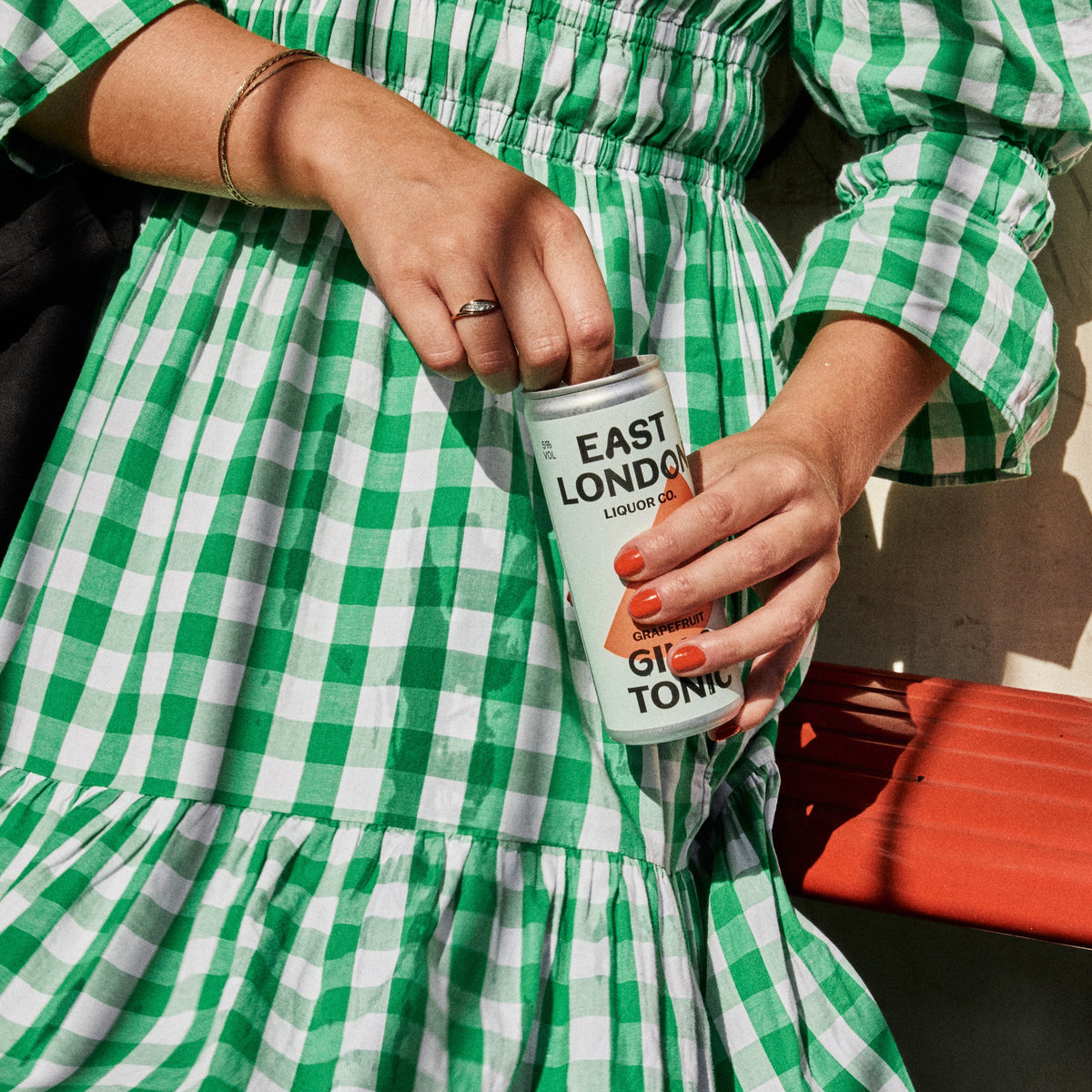 12 CANS OF EAST LONDON GRAPEFRUIT GIN & TONIC, 5 ABV East London